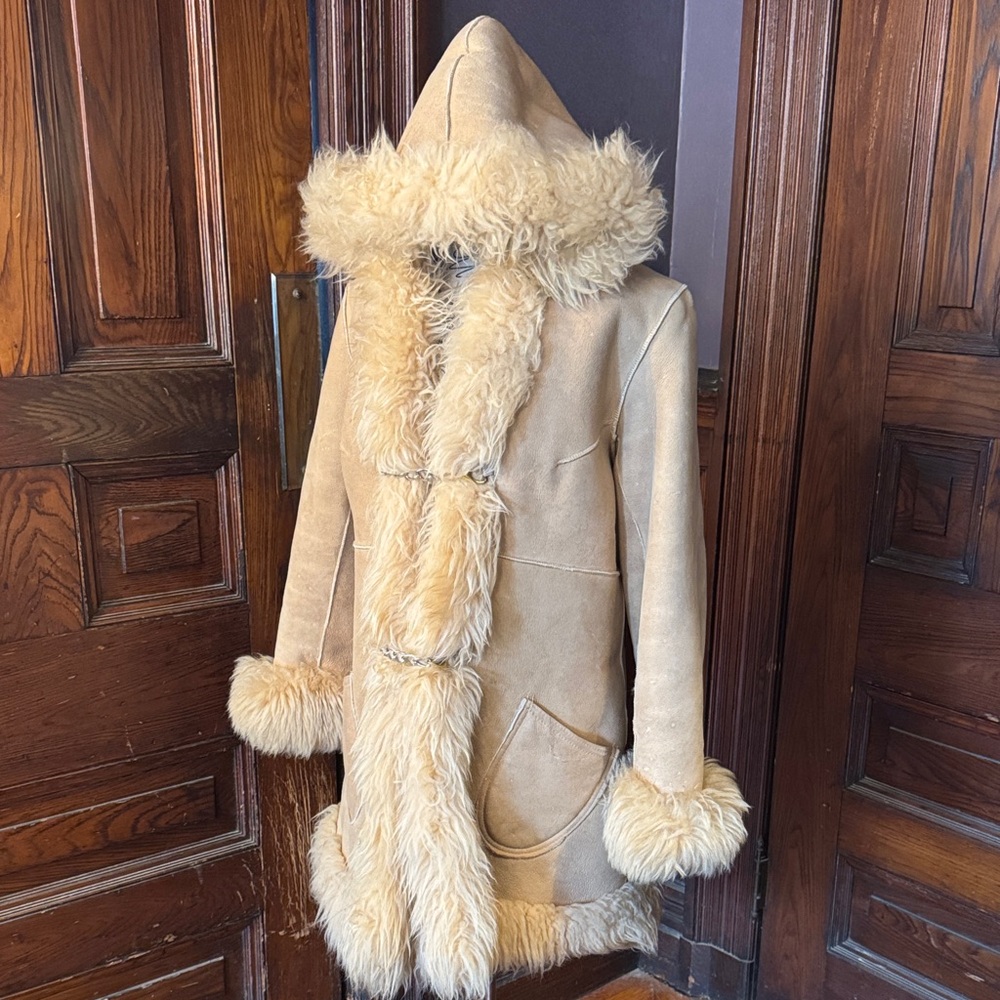 Vintage Shearling Fur Trimmed Hooded Coat - Picture 2 of 6